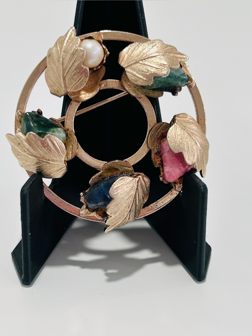 Sarah Coventry Brooch and Clip On Earrings Set Floral Circle Faux Pearl Stones - Picture 2 of 15